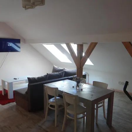 Pod Slunecnou Tesikov - Apartmany A Restaurace Apartman *